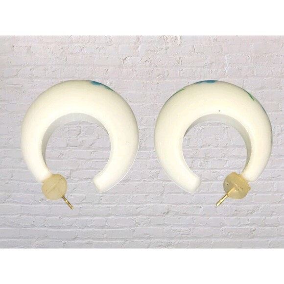 Vtg Acrylic Floral Painted Half Hoop Earrings Pierced Cottage Classic Boho 80s - Picture 5 of 6